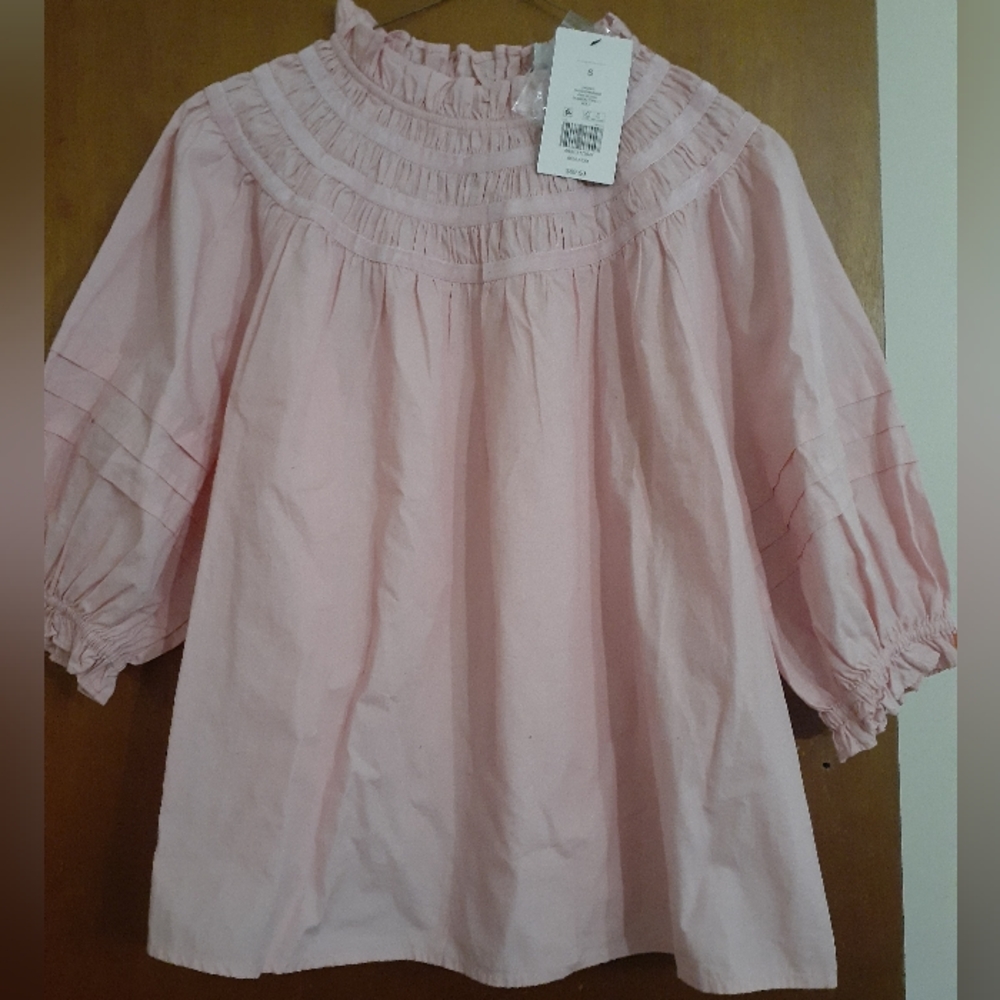 CROWN AND IVY PINK BLUSH TOP